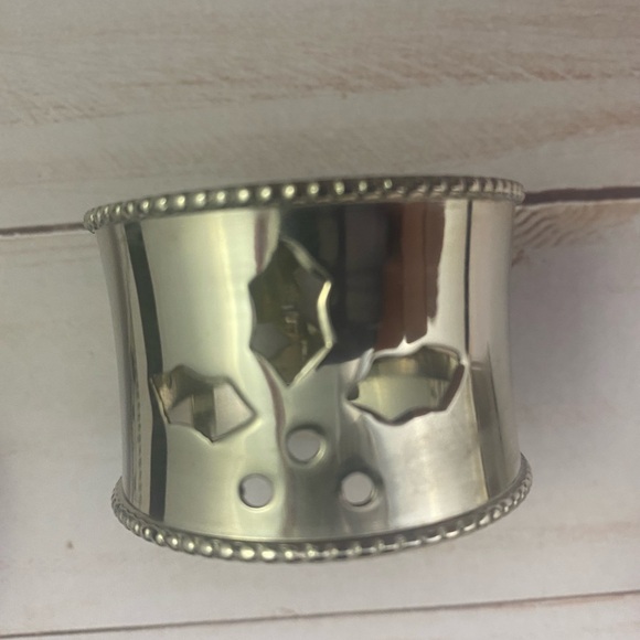 6x Holly Leaf Silver Metal Round Napkin Rings Holiday Christmas - Picture 3 of 4